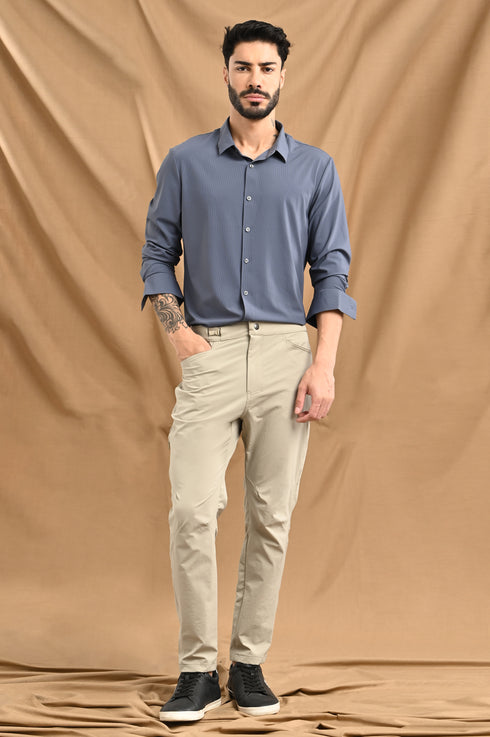 UTILITY CARGO IN SAND